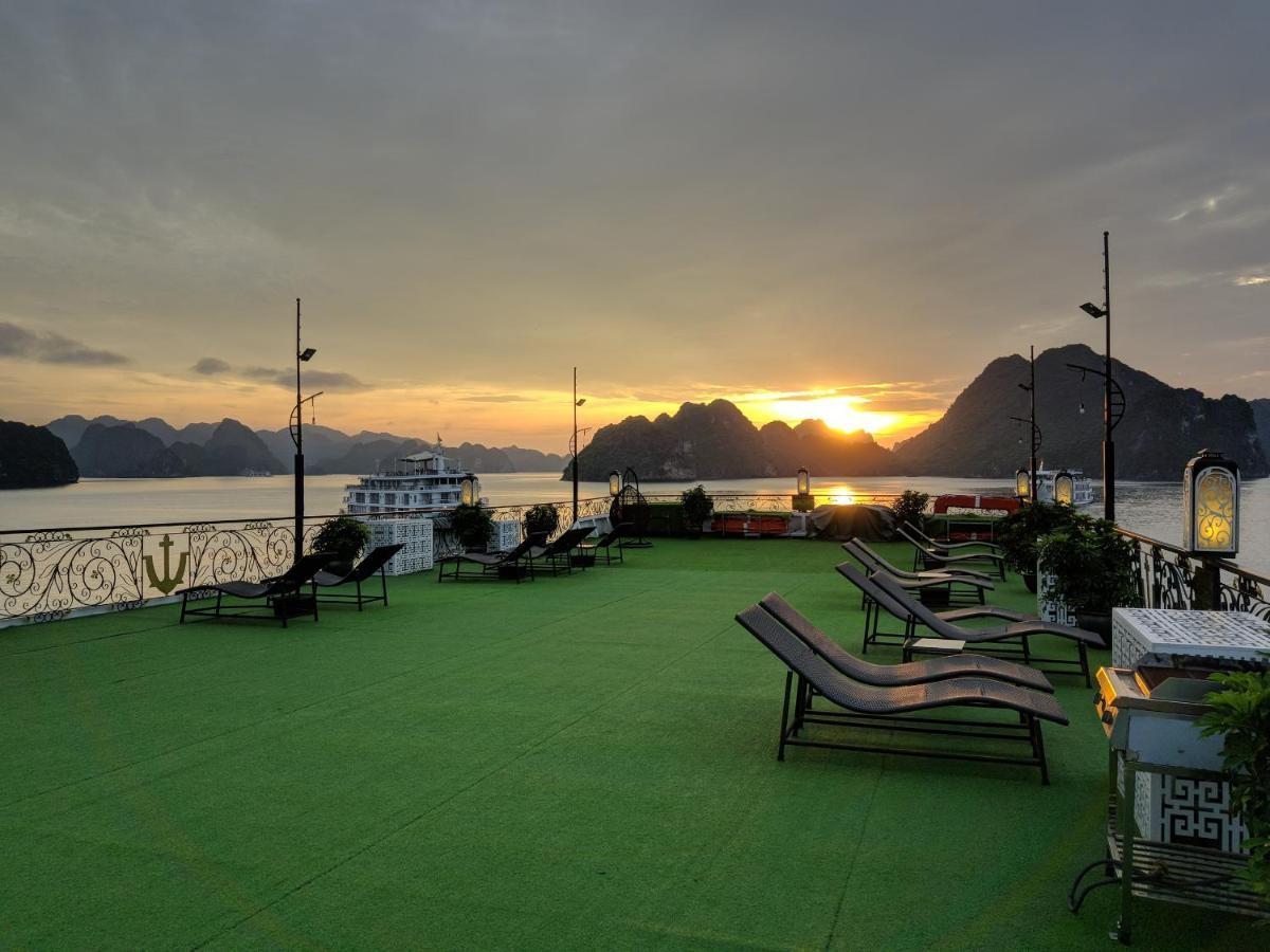 Halong Aquamarine Royal Cruise 호텔 하롱 외부 사진